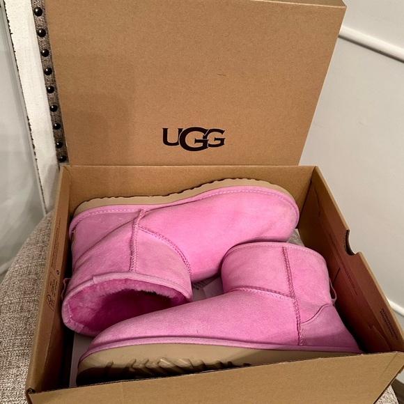 UGG Shoes - UGG Classic Mini